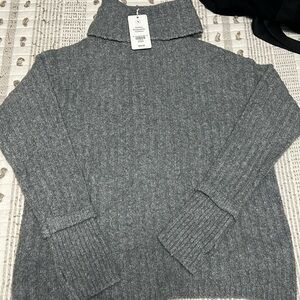 Sweater xs new